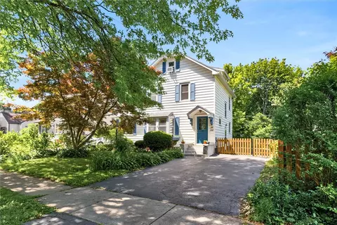 148 Rawlinson Rd, Irondequoit, NY 14617