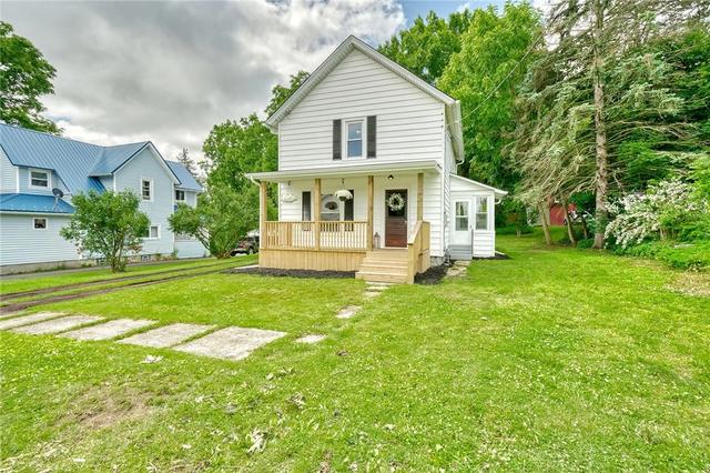 12 Handley St, Perry, NY 14530