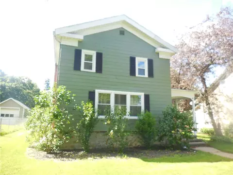 83 Main St N, Perry, NY 14530