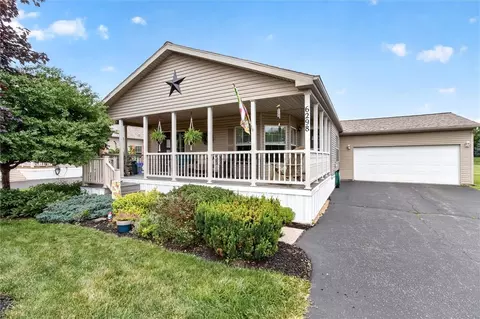 6298 Kims Dr, Victor, NY 14564