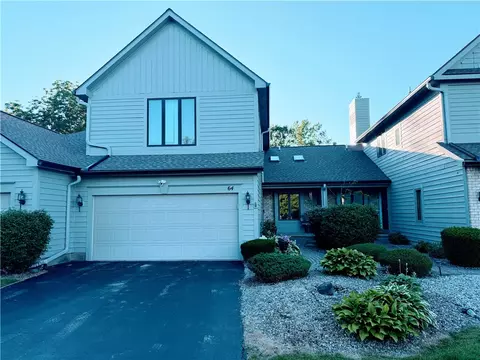64 Wood Run Cmns, Greece, NY 14612