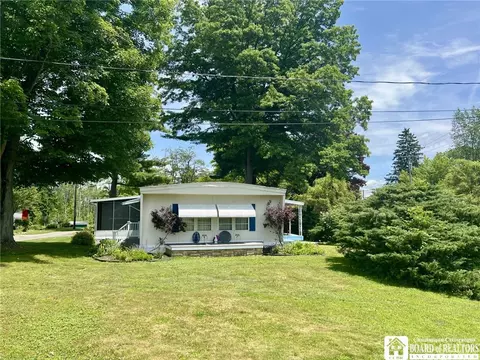 21 Lawndale, Mayville, NY 14757