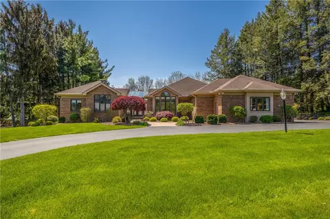 9 Abbey Woods, Pittsford, NY 14534