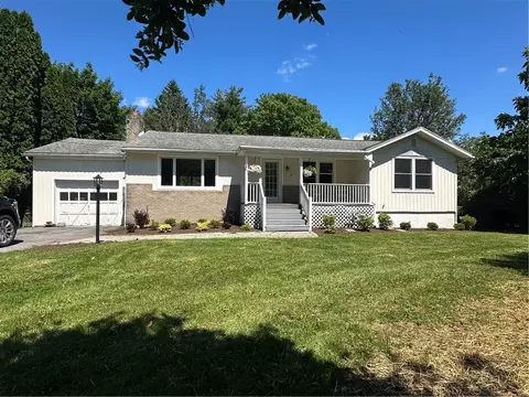 131 Slosson Ln, Geneva, NY 14456