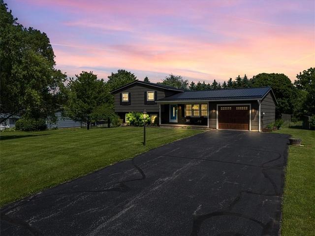 5 Hillside Dr, Clifton Springs, NY 14432