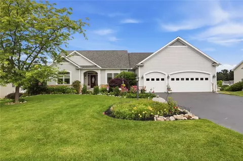 4536 Crystal Ridge Cir, Canandaigua, NY 14424