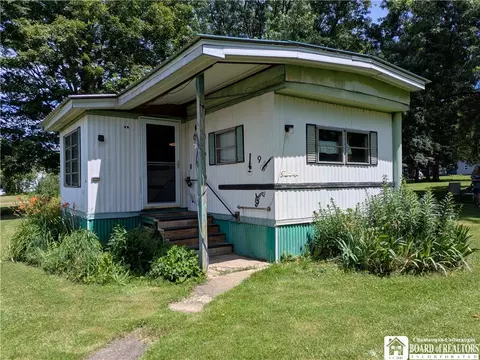 6 Burton Ave, Ripley, NY 14775