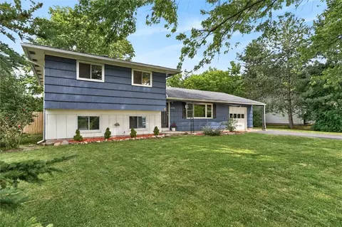 140 Summer Sky Dr, Rochester, NY 14623