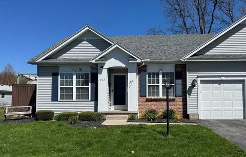 202 Twin Pines Ct, Greece, NY 14616