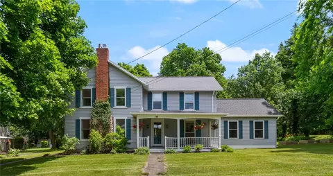 16 Michigan St, Bloomfield, NY 14469