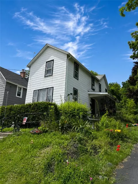 41 Humbert St, Geneva, NY 14456