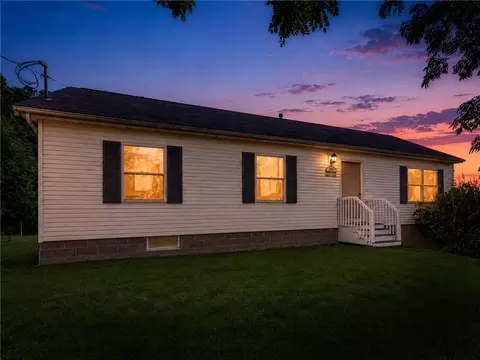 7142 Woolston Rd, Bloomfield, NY 14469