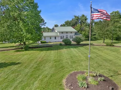 211 Lake Rd, Ontario, NY 14519