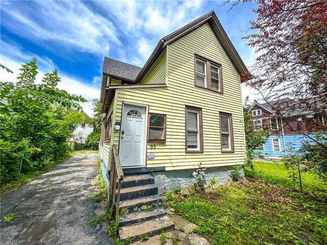 93 York St, Rochester, NY 14611