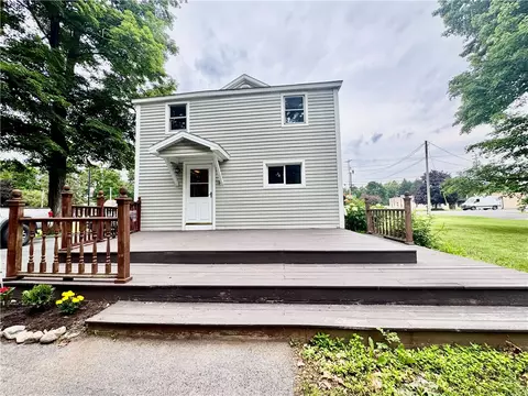 Exterior - 304 E Main St, Elbridge, NY 13060 photo 3 of 5