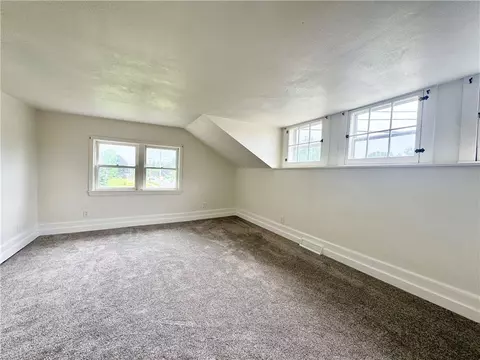 Bedroom - 304 E Main St, Elbridge, NY 13060 photo 4 of 11
