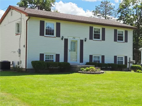 131 Medallion Dr, Greece, NY 14626