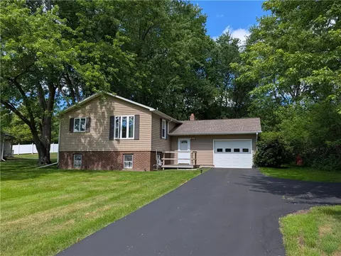 6 Neil Dr, Bradford, PA 16701