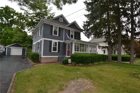 1723 Division St, Palmyra, NY 14522