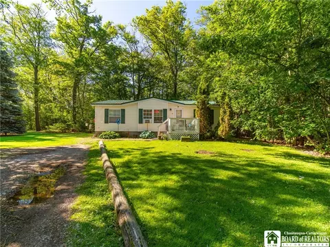 60 Shore Dr, Westfield, NY 14787