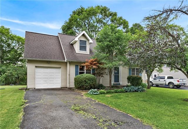 41 Honey Bunch Ln, Irondequoit, NY 14609