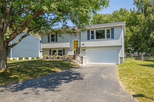 5779 Clover Meadow Ln, Farmington, NY 14425