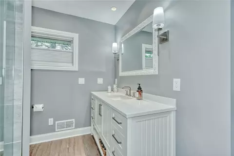 Bath - 175 Longview Dr, Webster, NY 14580 photo 3 of 4