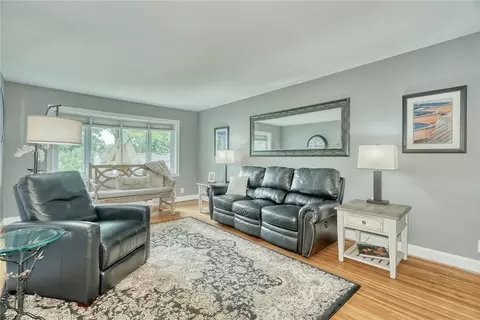 Living - 175 Longview Dr, Webster, NY 14580 photo 2 of 7