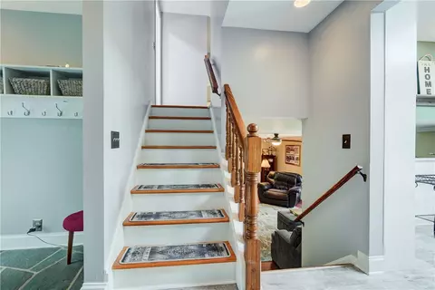 Entry Way - 643 Chatelaine Dr, Webster, NY 14580 photo 2 of 5