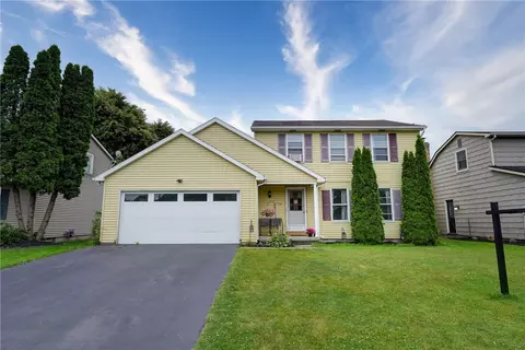 138 Pebbleview Dr, Greece, NY 14612