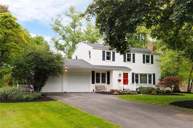 11 Colonial Dr, Penfield, NY 14526