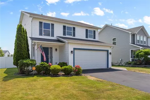 76 Rangers Ct, Greece, NY 14612