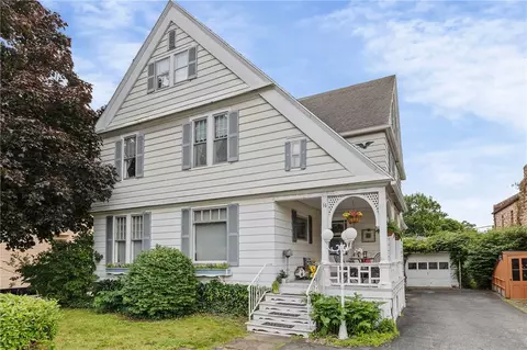 16 E Park St, Albion, NY 14411