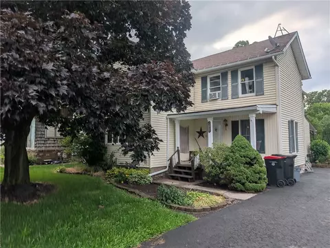 8133 State St, Royalton, NY 14067
