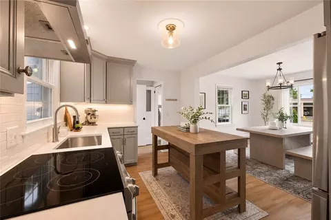 Kitchen - 430 Cooper Rd, Irondequoit, NY 14617 photo 4 of 7