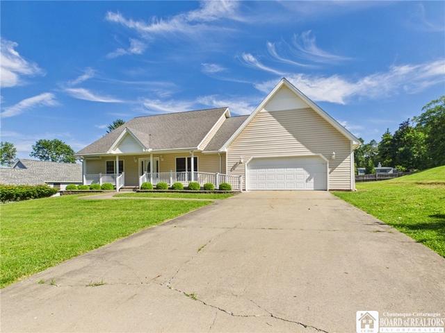 2 Woodview Ct, Olean, NY 14760