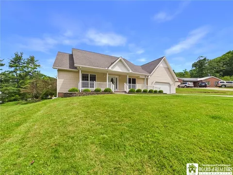 2 Woodview Ct, Olean, NY 14760 photo 2