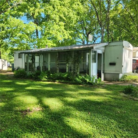 19 Oakside Dr, Panorama, NY 14625
