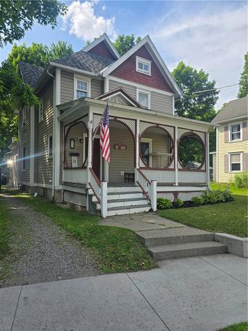 17 Geneva St, Bath, NY 14810