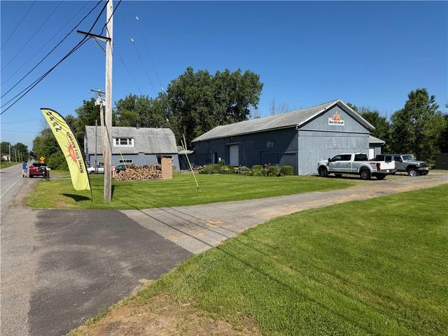 832 Moscow Rd, Hamlin, NY 14464