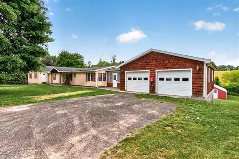 2060 Vanauken Rd, Arcadia, NY 14513