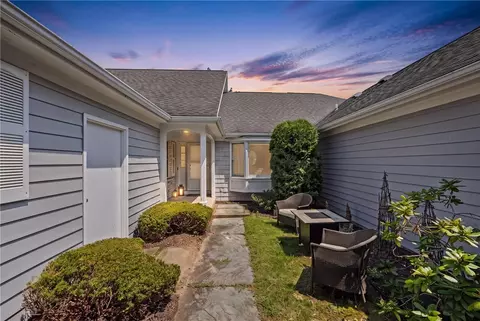 51 Greenwood Park, Pittsford, NY 14534