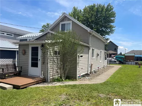 2462 Keller Rd, Busti, NY 14710