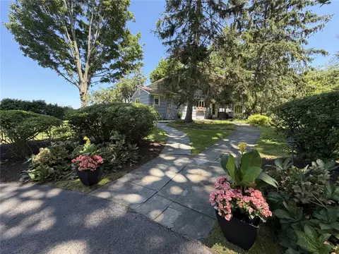 930 Lake Rd, Webster, NY 14580