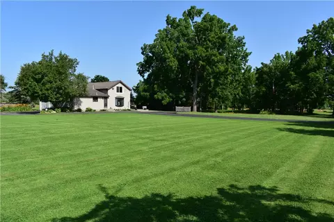 858 Burritt Rd, Parma, NY 14468
