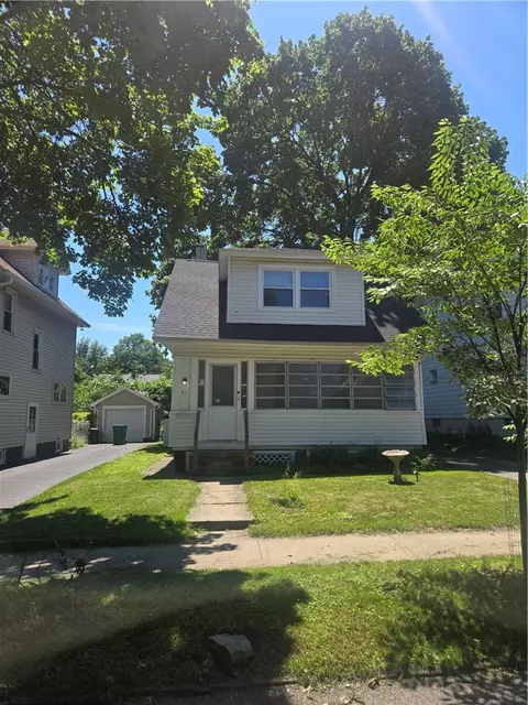 71 Spencer Rd, Irondequoit, NY 14609