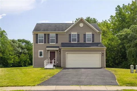 3 Coneflower Dr, West Henrietta, NY 14586