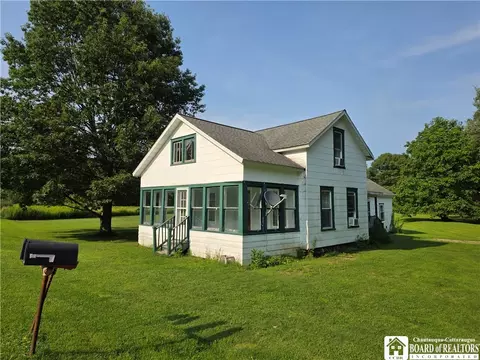 6074 Honeysette Rd, Mayville, NY 14757