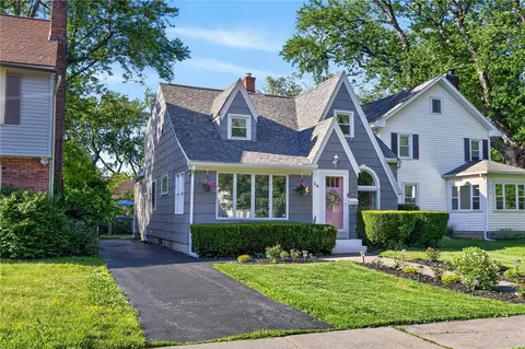74 Pontiac Dr, Irondequoit, NY 14617
