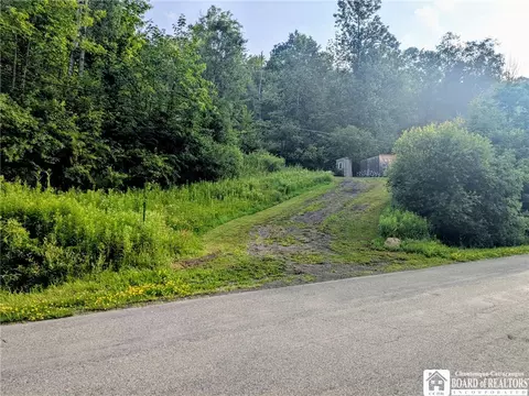 1186 28th Creek Rd, Ellington, NY 14747